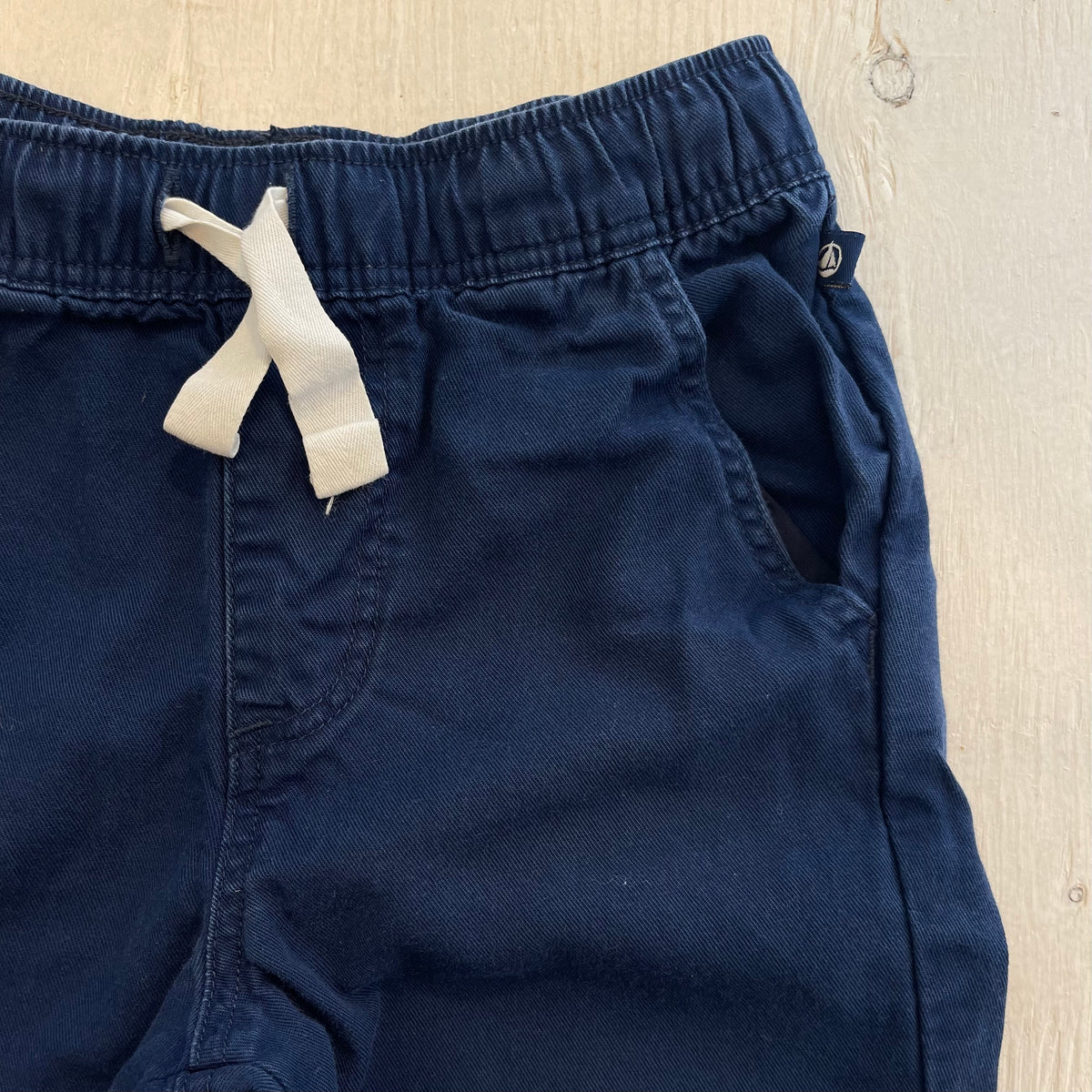 Pantalons 4Y, par Petit bateau