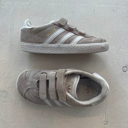 Espadrilles Gazelle 9US, par Adidas