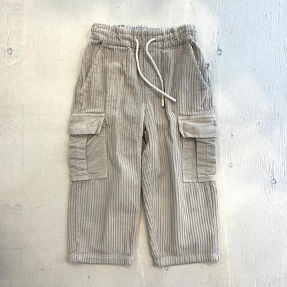 Pantalons 3T, par Cozmo