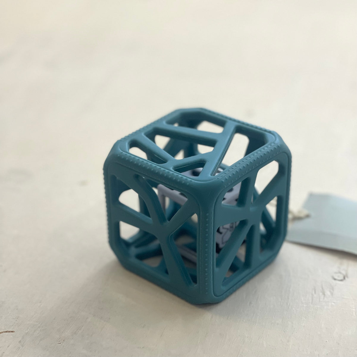 Cube sensoriel Chew, par Malarkey Kids