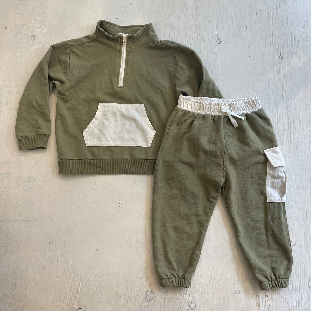 Ensemble 24M, par PL Baby