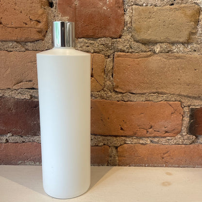 Bouteille en plastique avec bec verseur