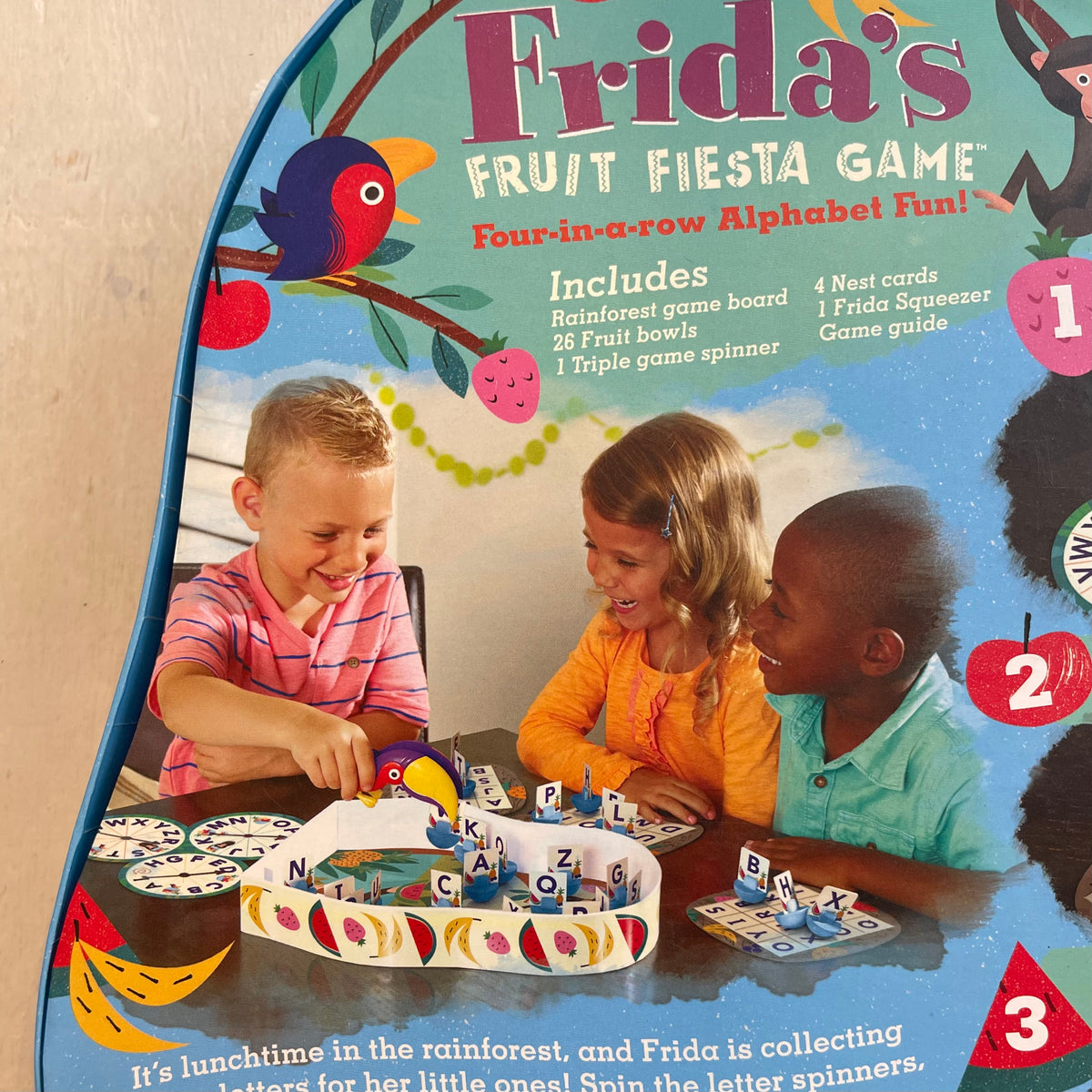 Jeu avec l'alphabet Frida le toucan, par Educational Insights