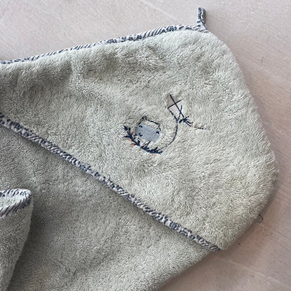 Serviette de bain, par Carré blanc