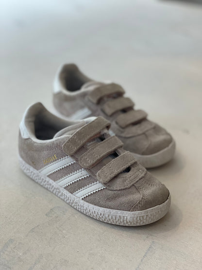 Espadrilles Gazelle 9US, par Adidas