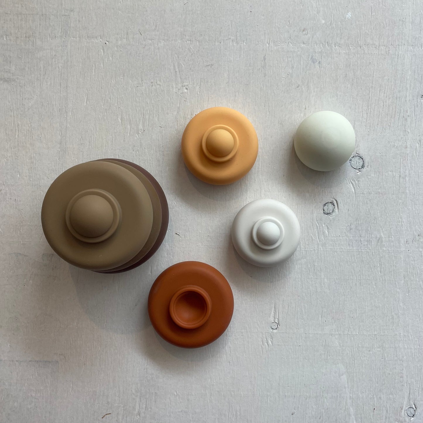 Tour à empiler en silicone, par Coco village