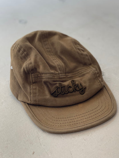 Casquette 5 panneaux, par Sticky Lemon