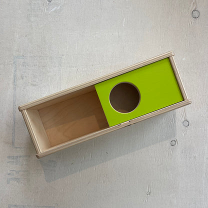 Boîte coulissante Cache et trouve, par Lovevery