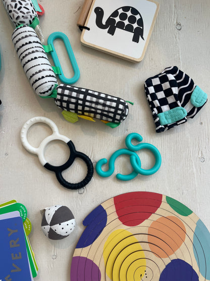 Ensemble de jeux The Looker Playkit, par Lovevery