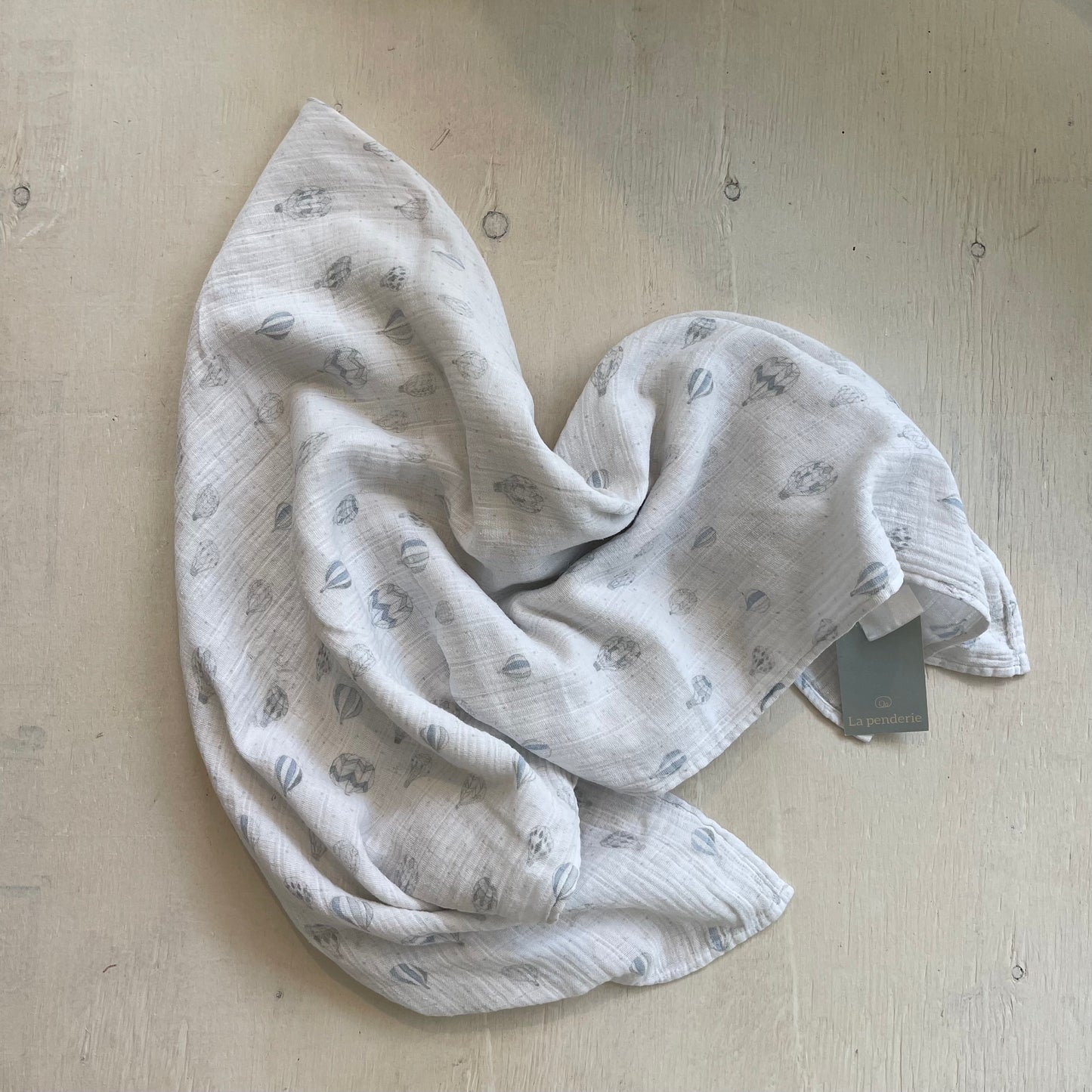 Couverture en mousseline, par Aden + Anais