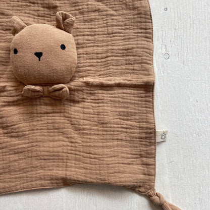 Doudou en mousseline Ours, par Coco village