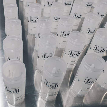 Tube en plastique pour déodorant