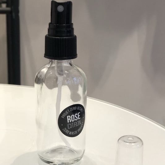 Bouteille en verre avec vaporisateur